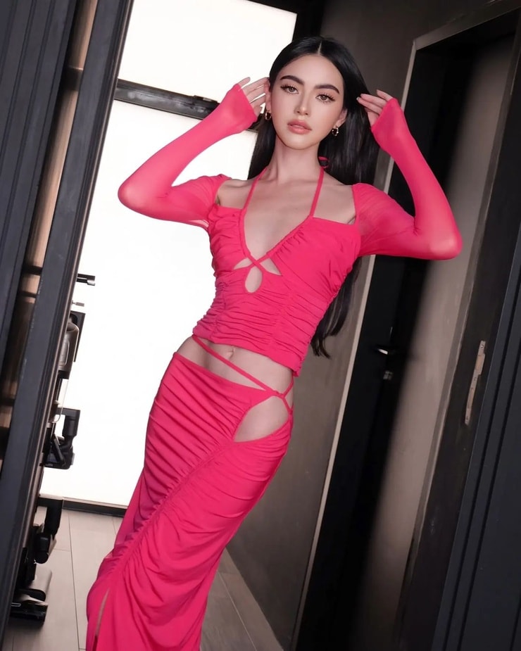 Davika Hoorne Davika Hoorne