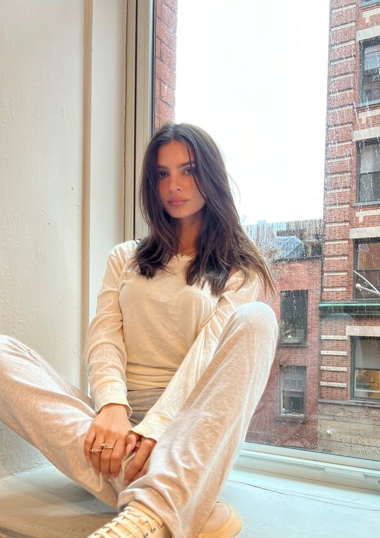 Emily Ratajkowski