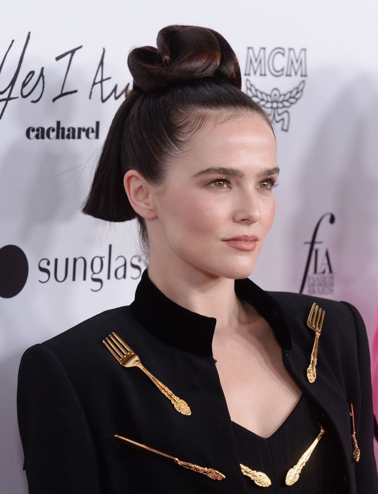 Zoey Deutch