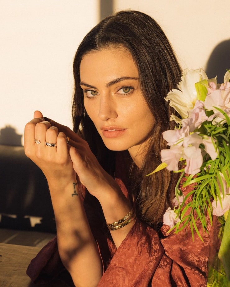 Phoebe Tonkin