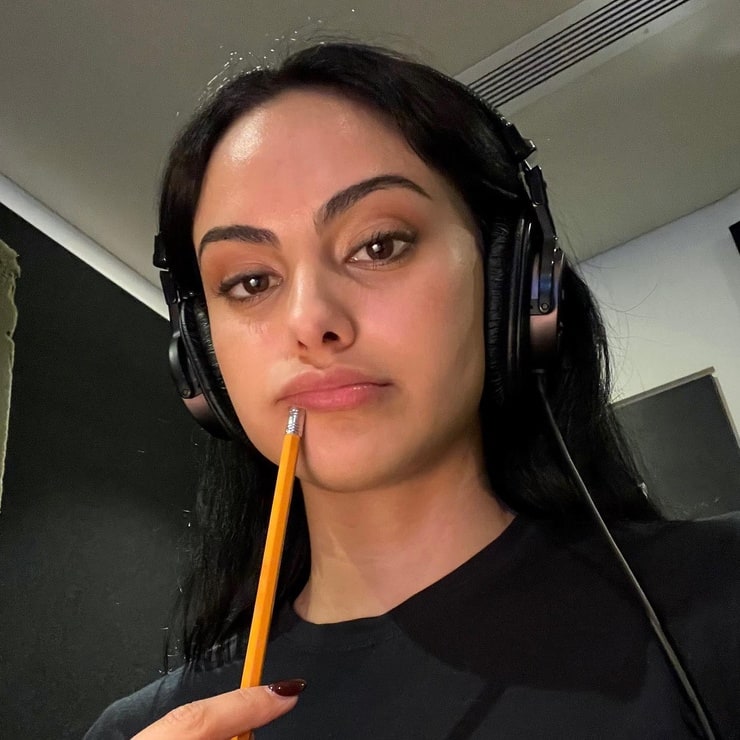 Camila Mendes