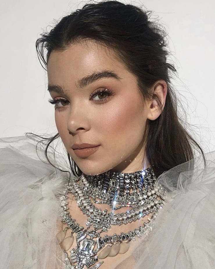 Hailee Steinfeld