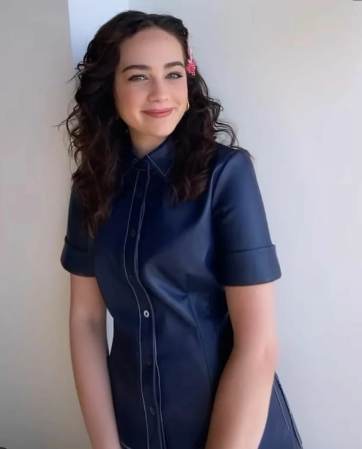 Mary Mouser