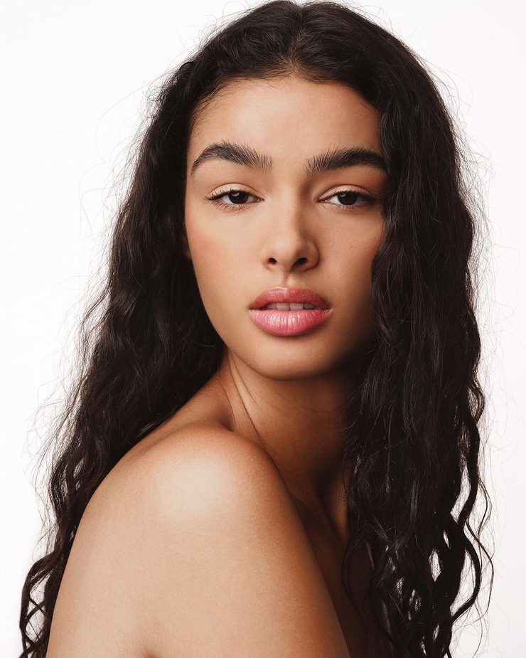 Alexis Carrington image