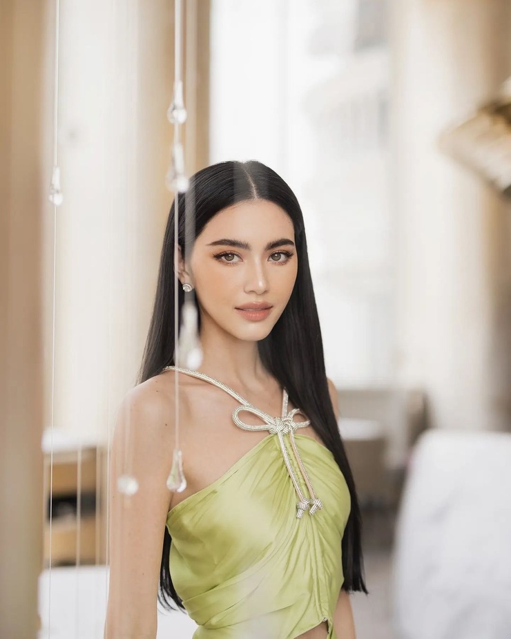 Davika Hoorne Davika Hoorne