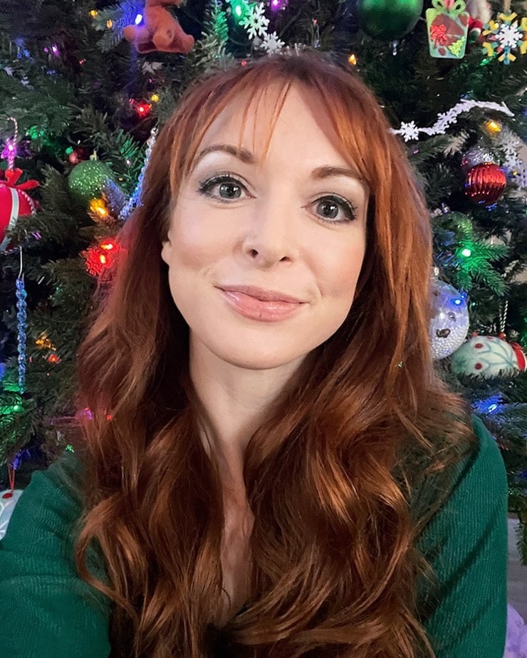 Lisa Foiles