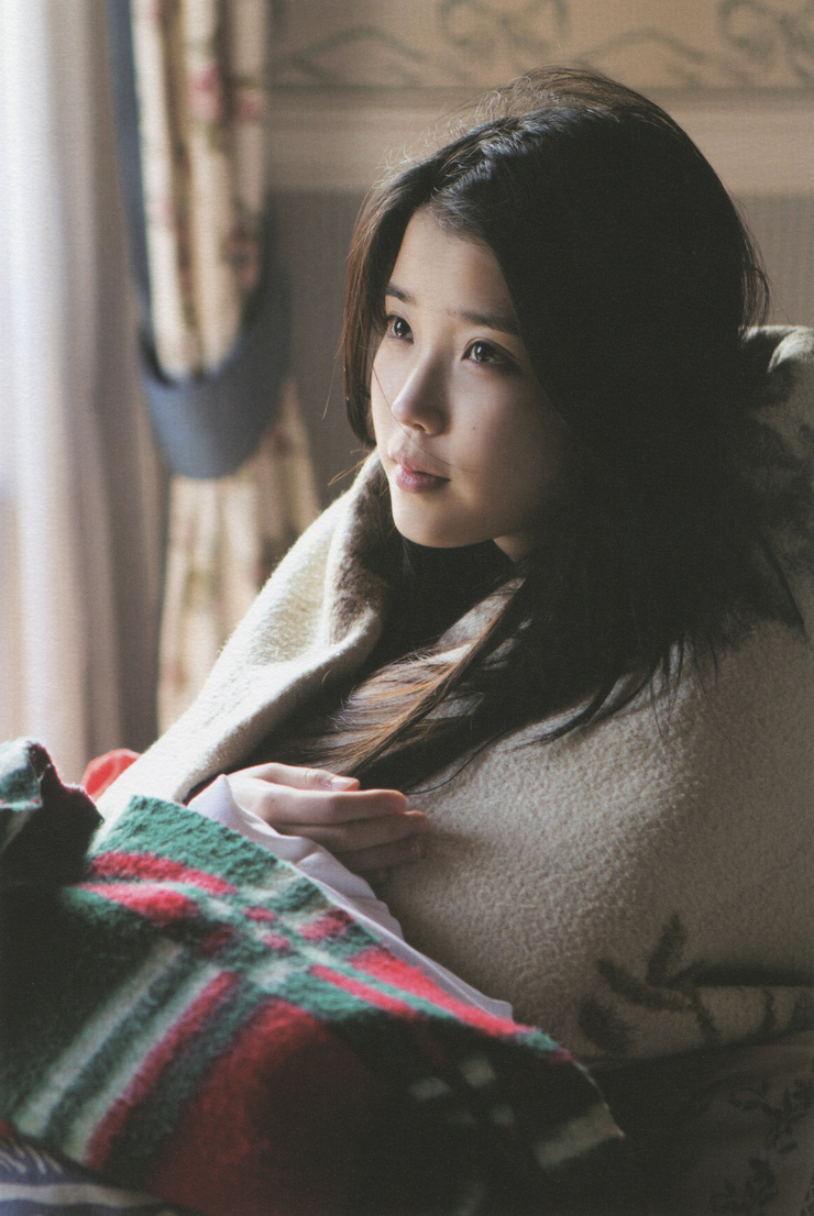 IU