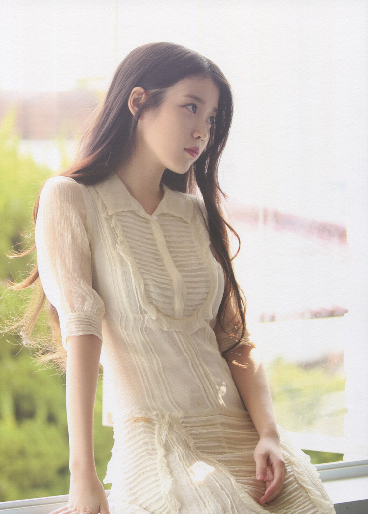 IU
