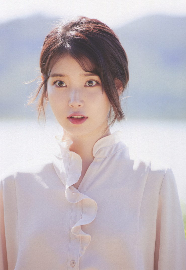 IU