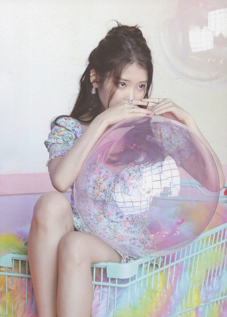 IU