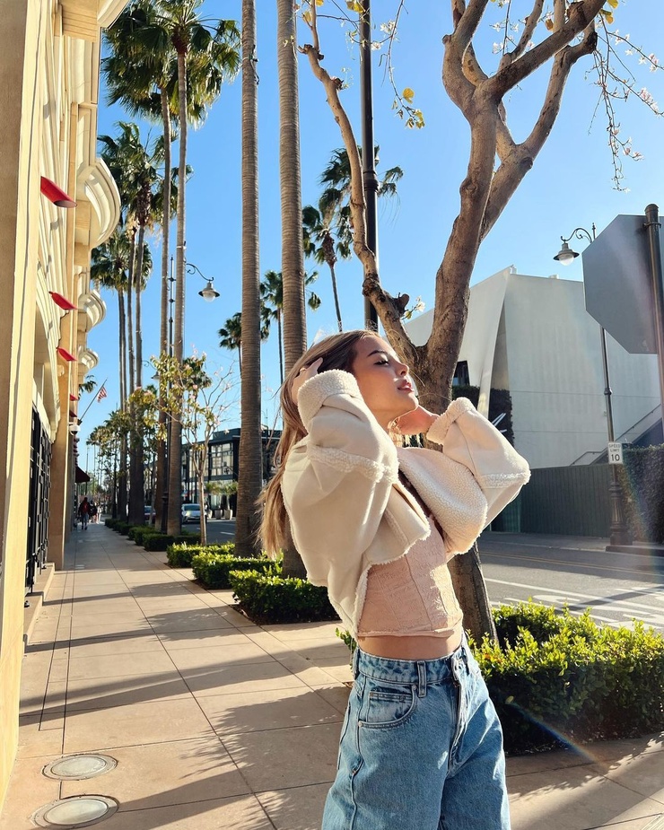 Lily Maymac