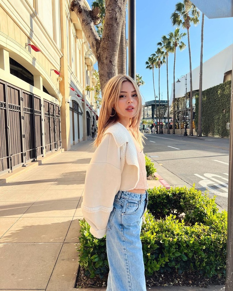 Lily Maymac