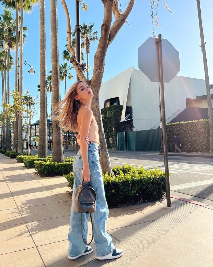 Lily Maymac