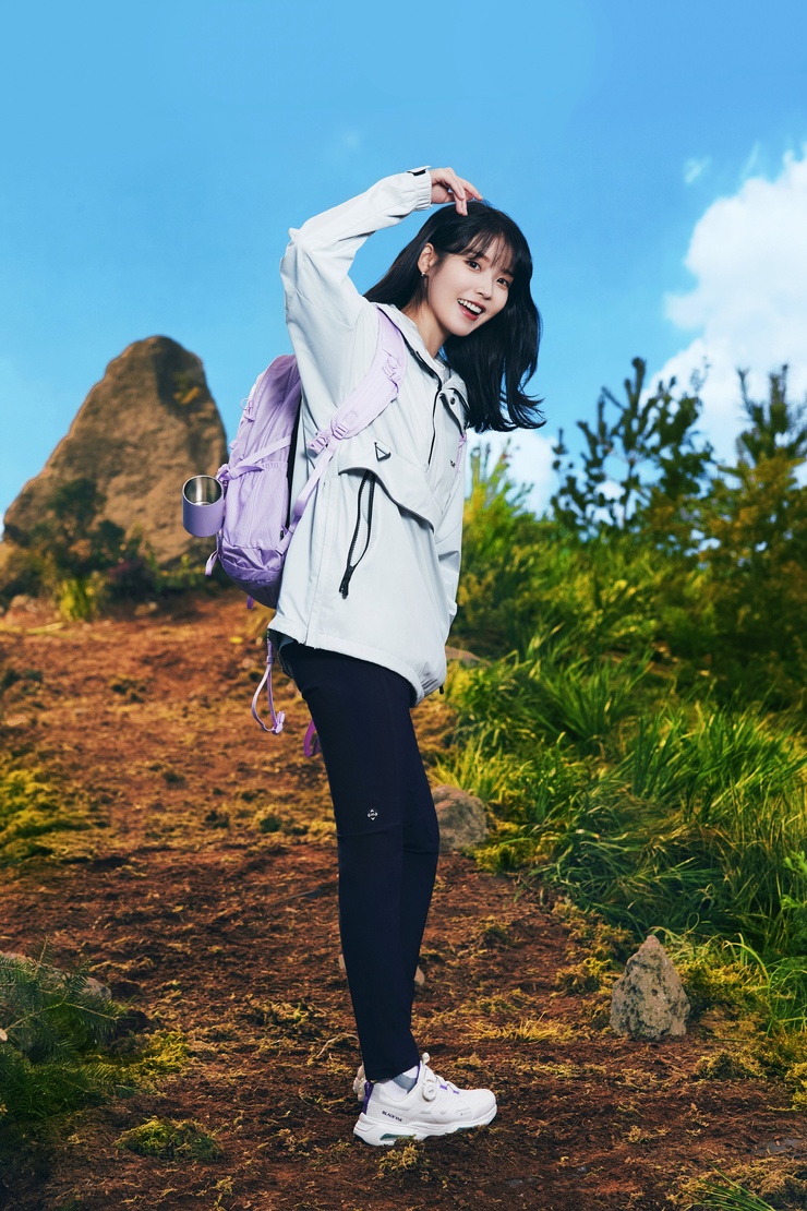 IU