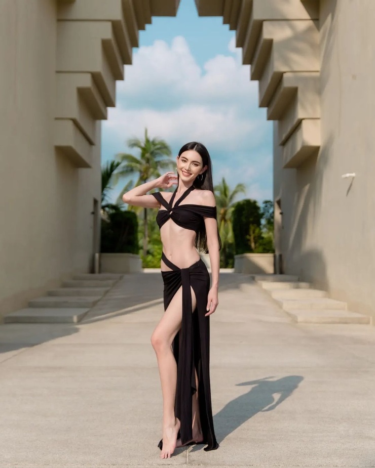 Davika Hoorne Davika Hoorne
