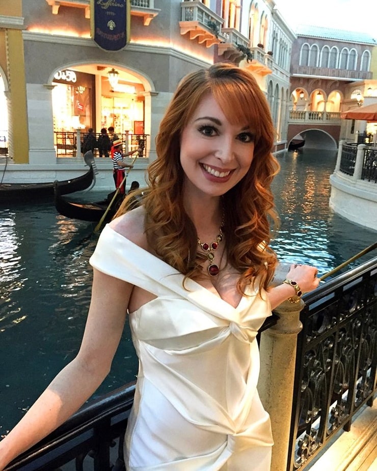 Lisa Foiles