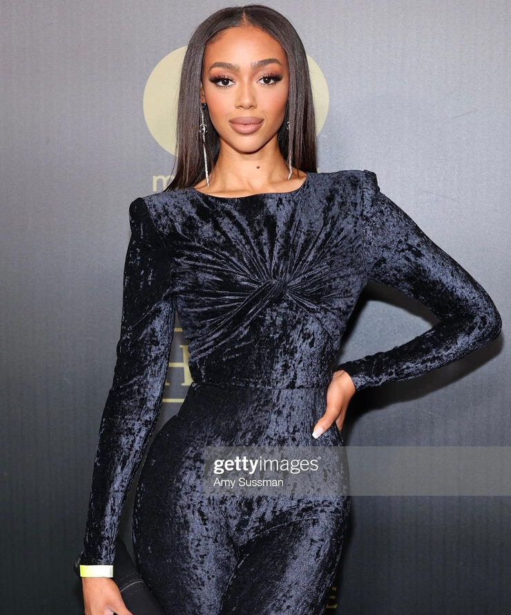 Bella Harris