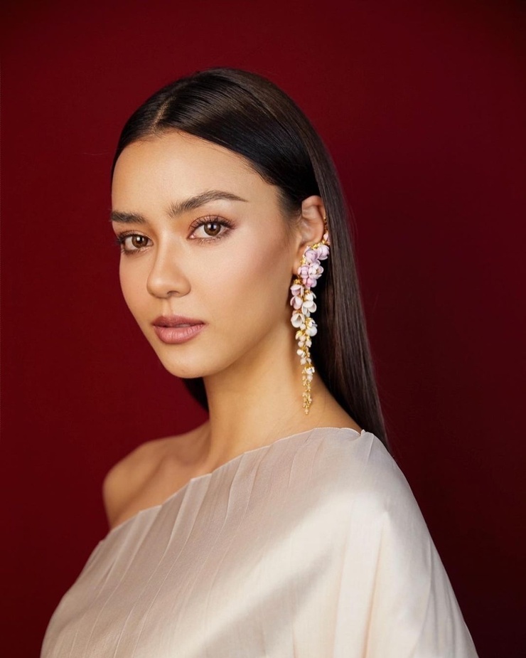 Amanda Obdam Amanda Obdam