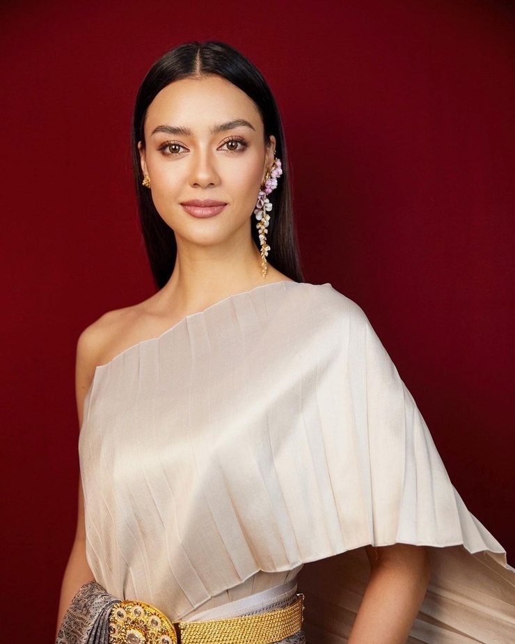 Amanda Obdam Amanda Obdam