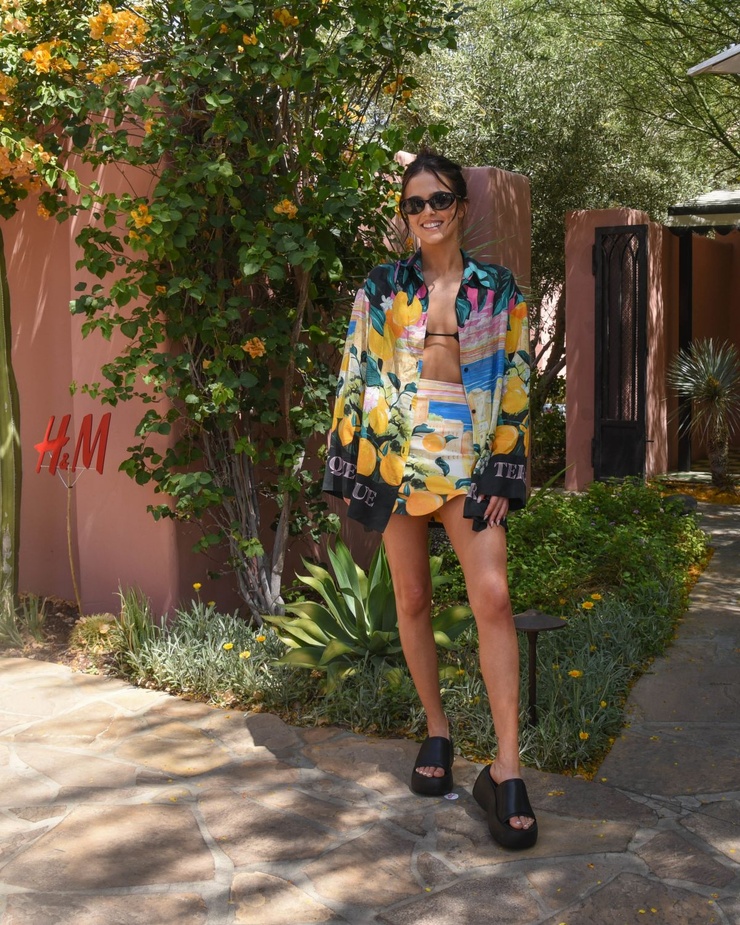 Zoey Deutch