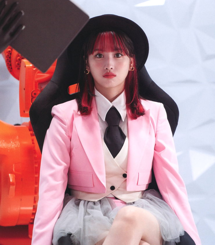 Hirai Momo