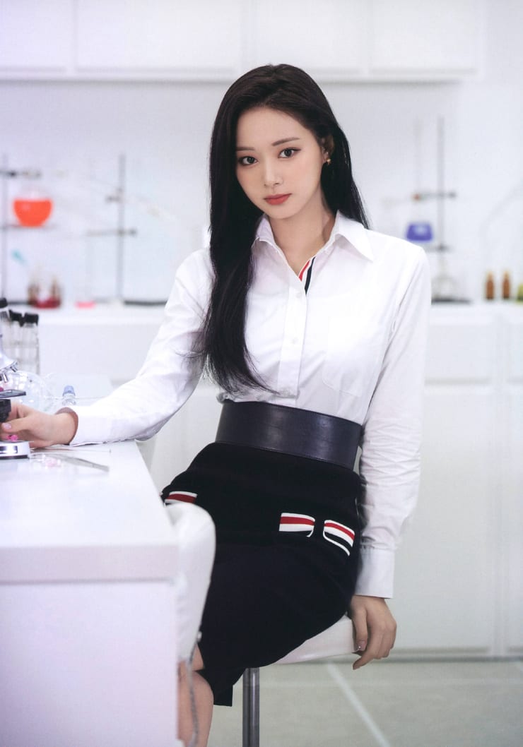 Chou Tzu-yu (Tzuyu) Chou Tzu-yu (Tzuyu)
