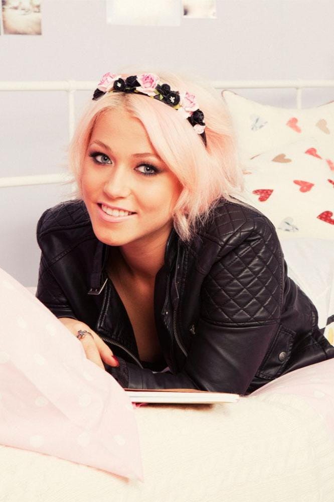 Amelia Lily Amelia Lily