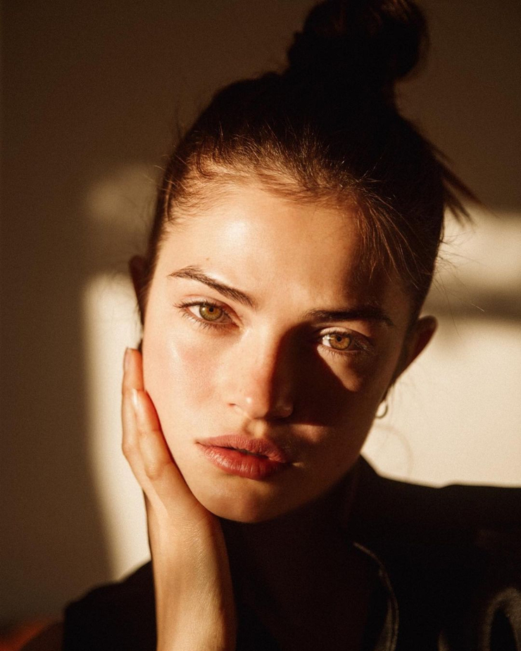 Eve Dumon
