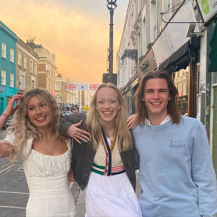 Amybeth McNulty