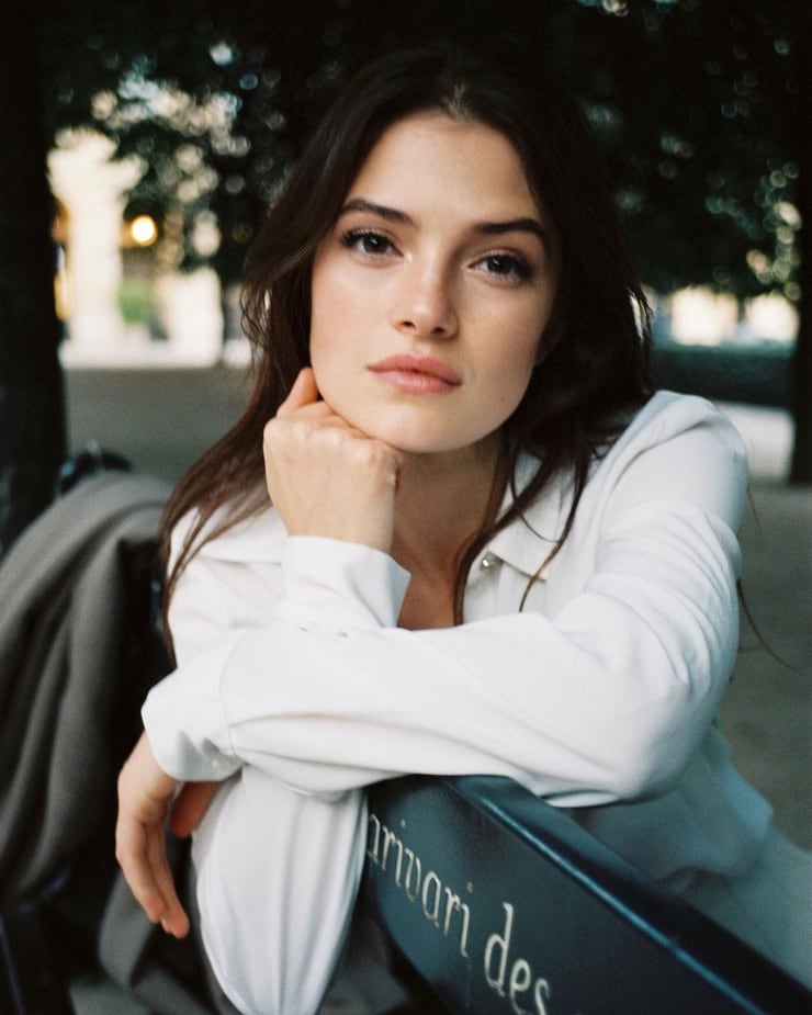 Eve Dumon