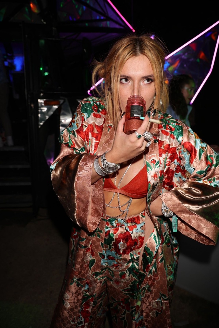 Bella Thorne Bella Thorne