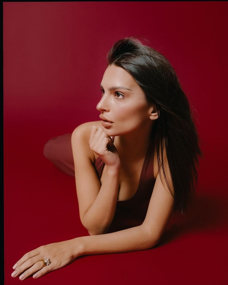 Emily Ratajkowski