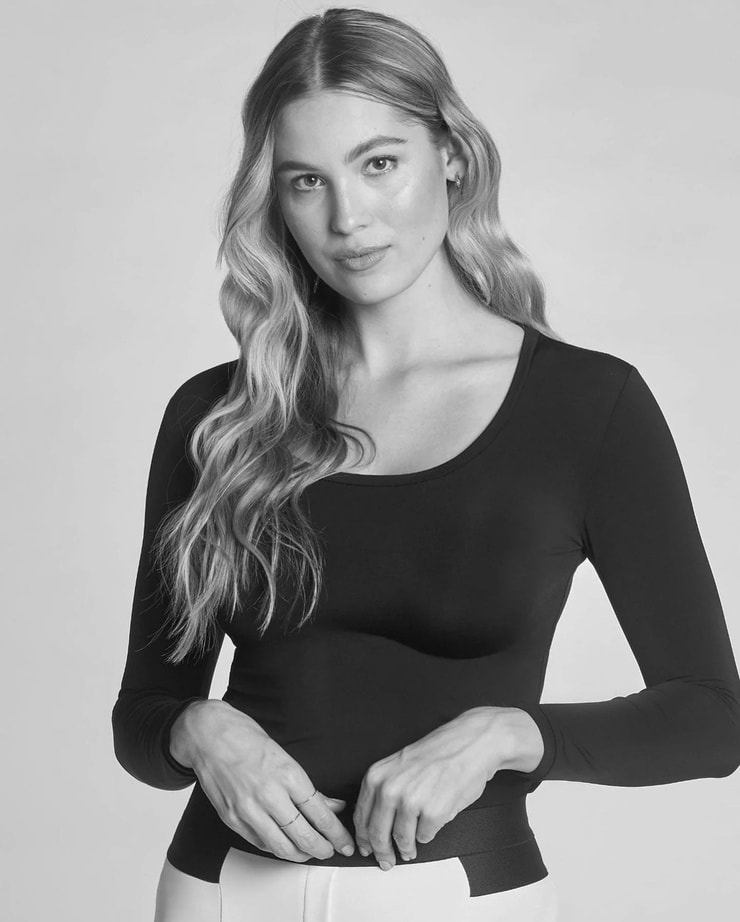 Megan Moore (I)