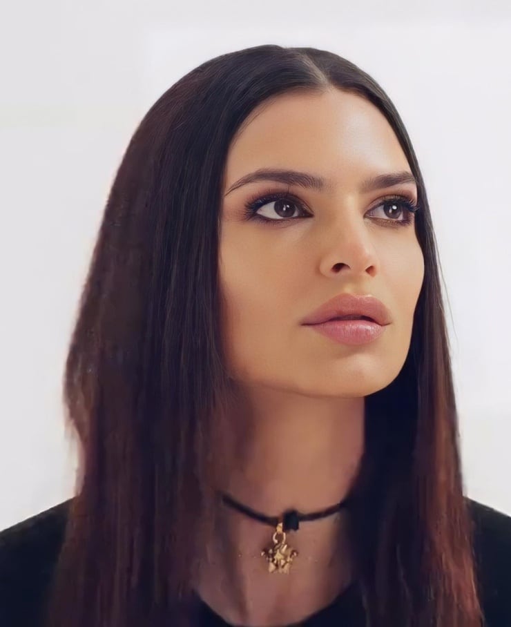 Emily Ratajkowski