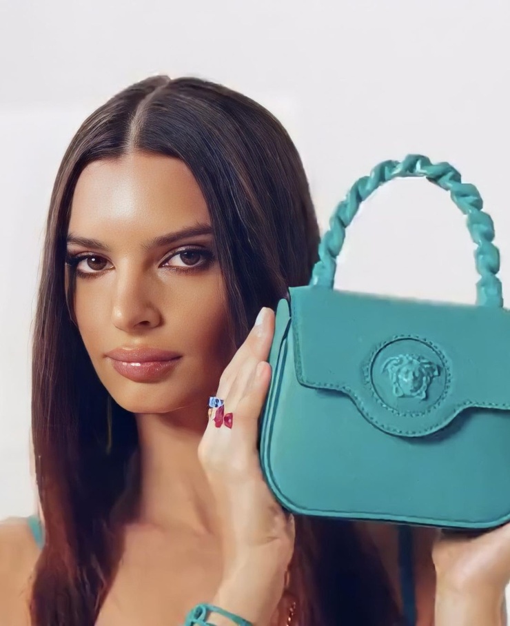 Emily Ratajkowski