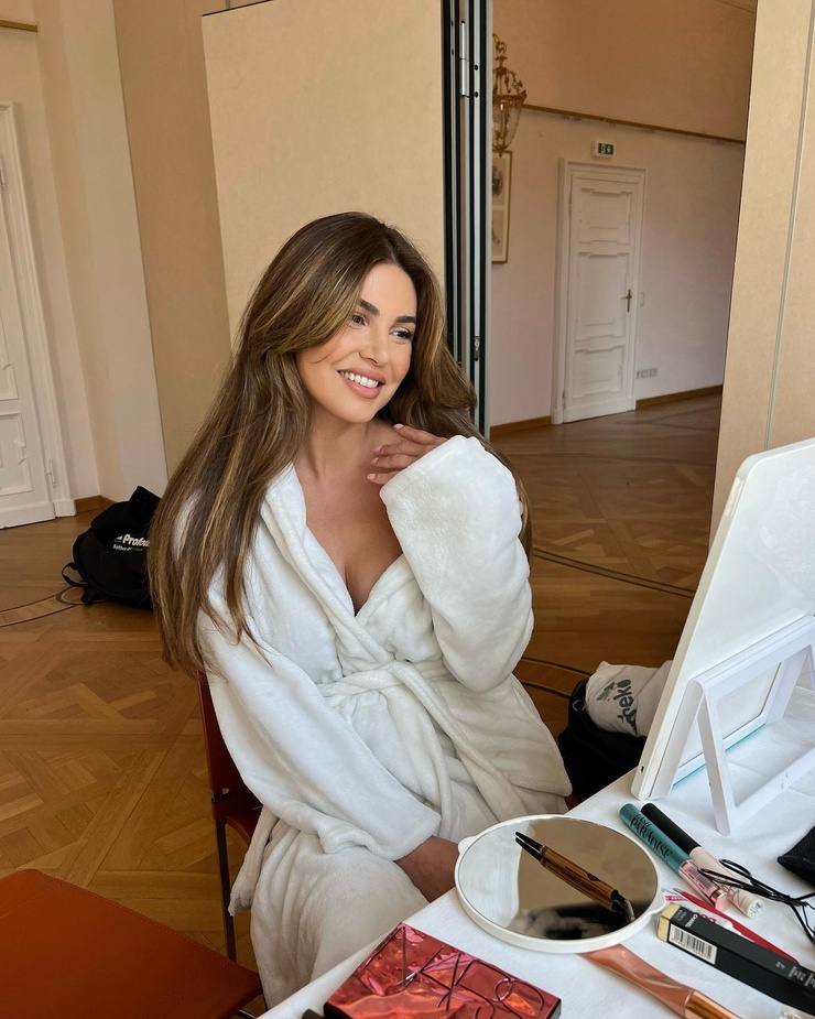 Negin Marsalehi Negin Marsalehi