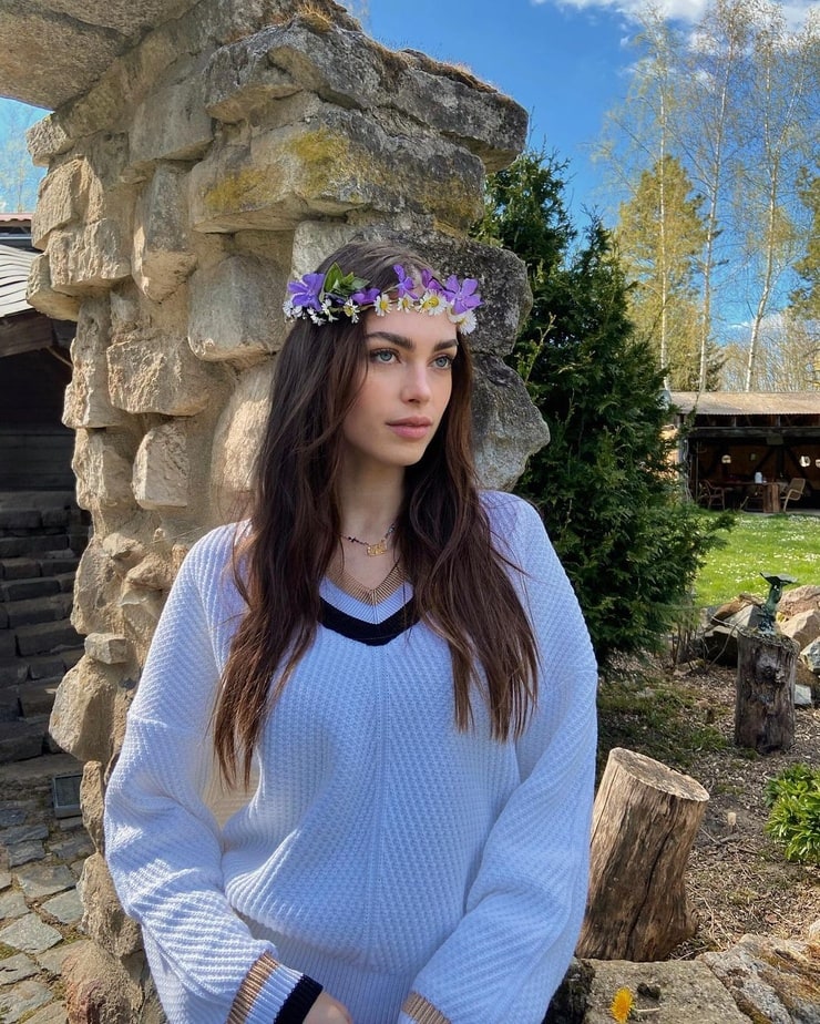 Charleen Weiss Charleen Weiss