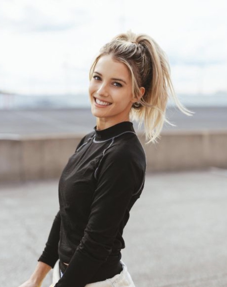 Lindsay Brewer Lindsay Brewer