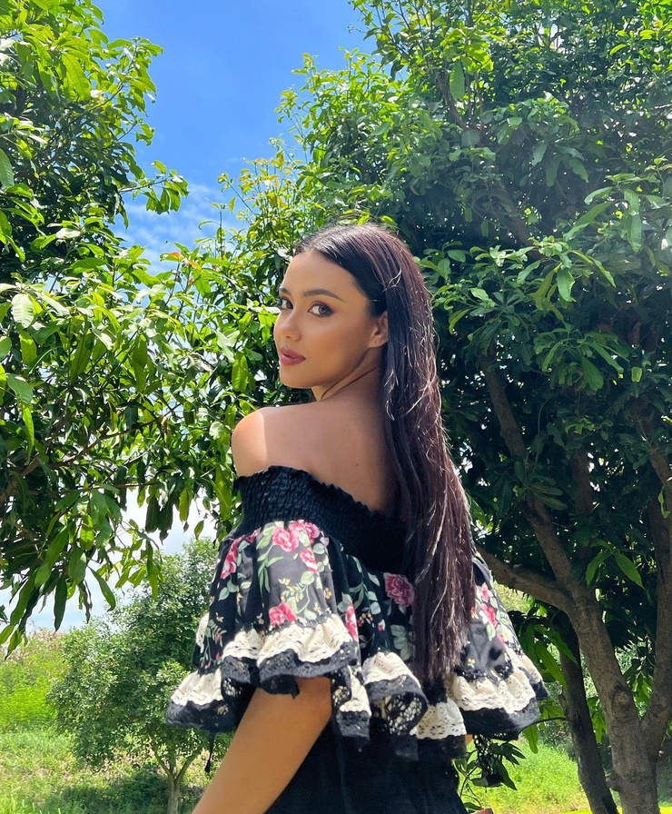 Amanda Obdam Amanda Obdam