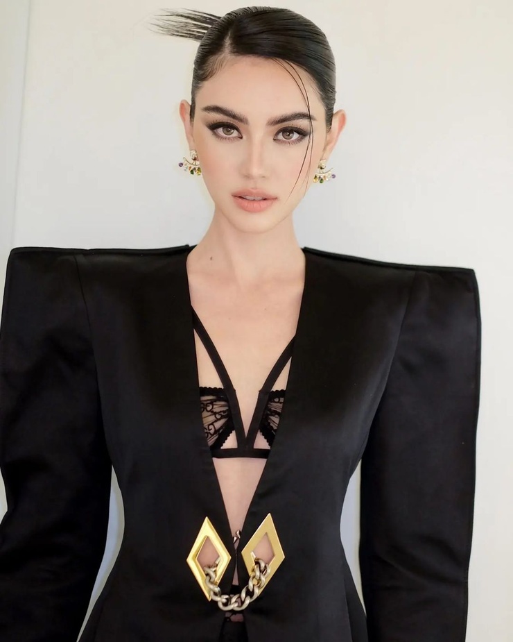 Davika Hoorne Davika Hoorne