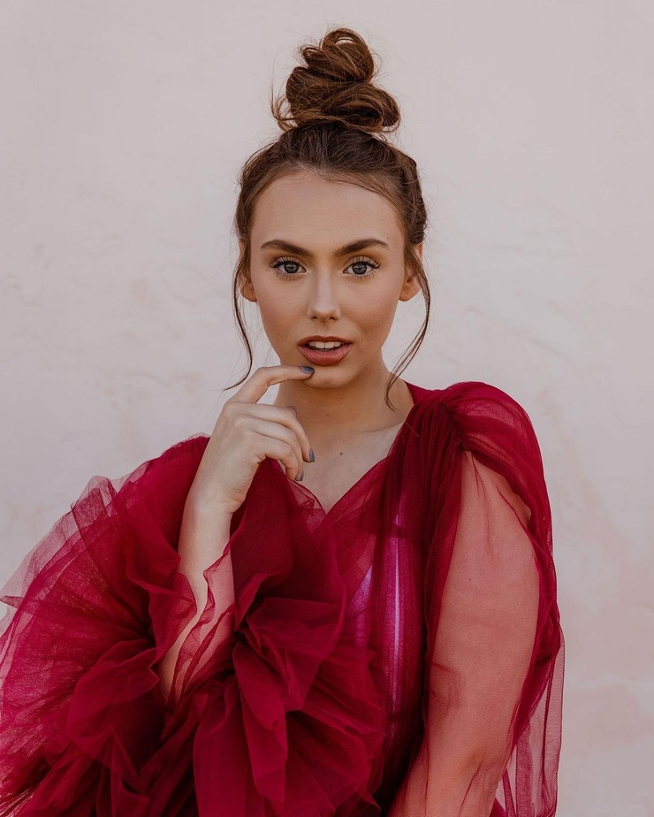 Savannah Bakarich