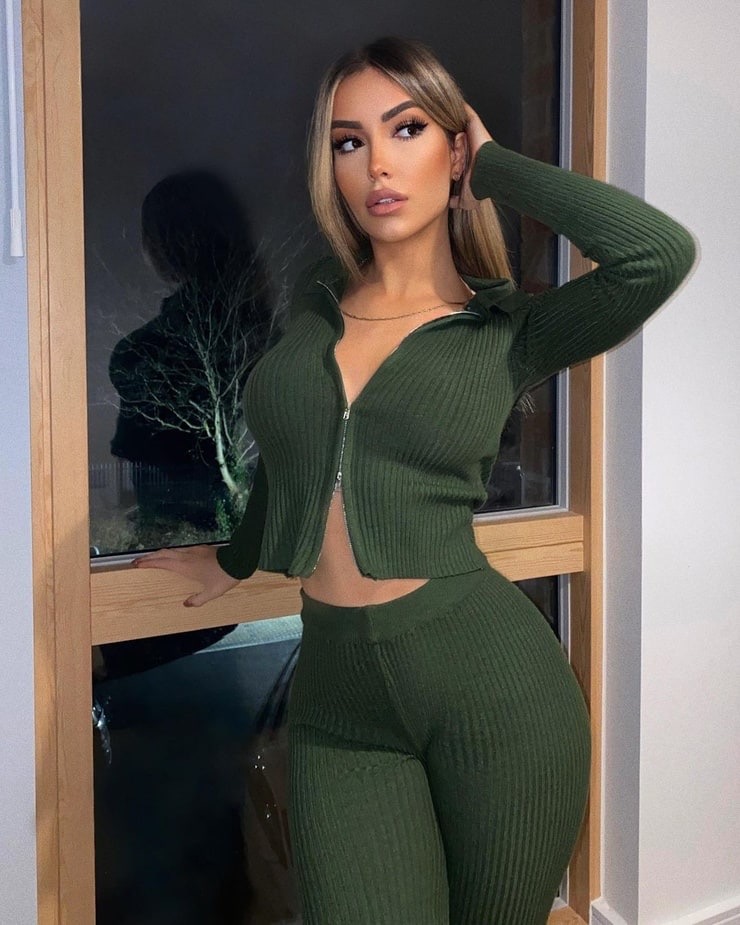 Charlotte Elise Fox. Charlotte Elise Fox.