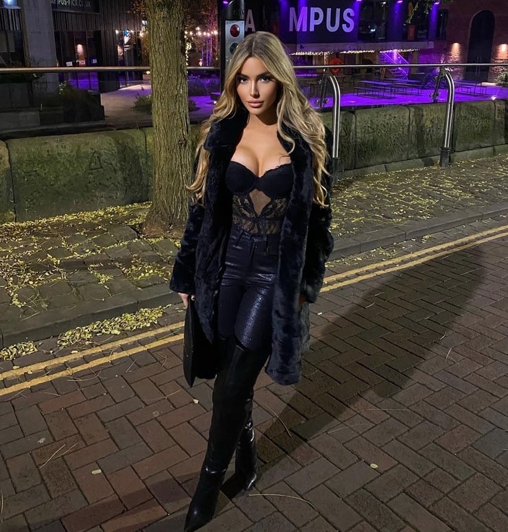 Charlotte Elise Fox. Charlotte Elise Fox.
