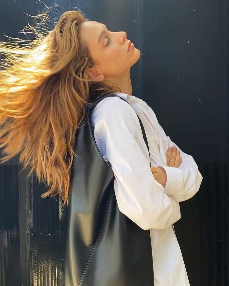 Nell Verlaque