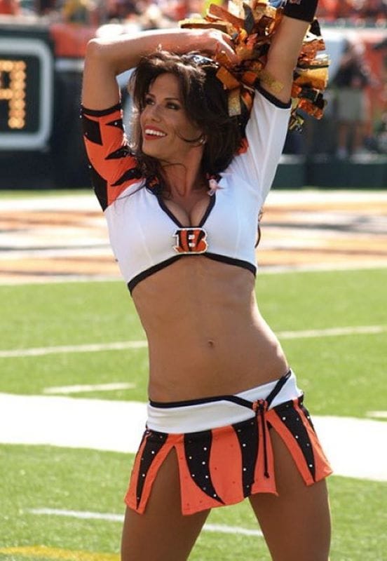 Tara Wilson cheerleader