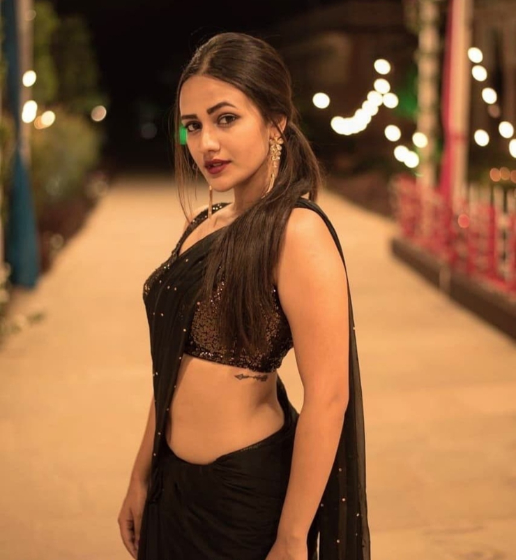 Aahna Sharma Aahna Sharma