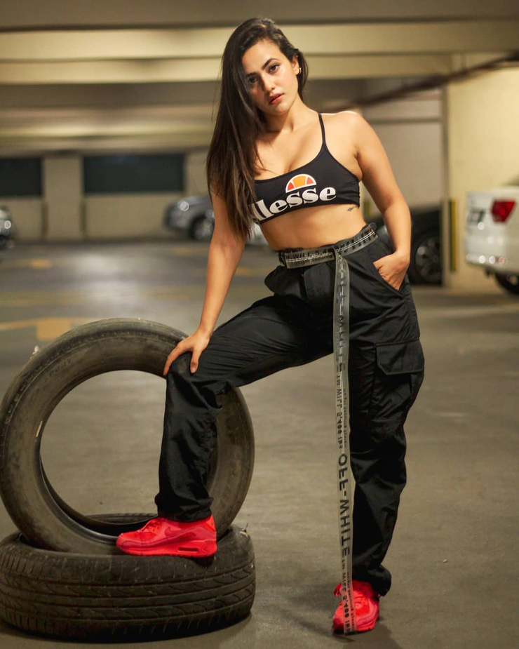 Aahna Sharma Aahna Sharma