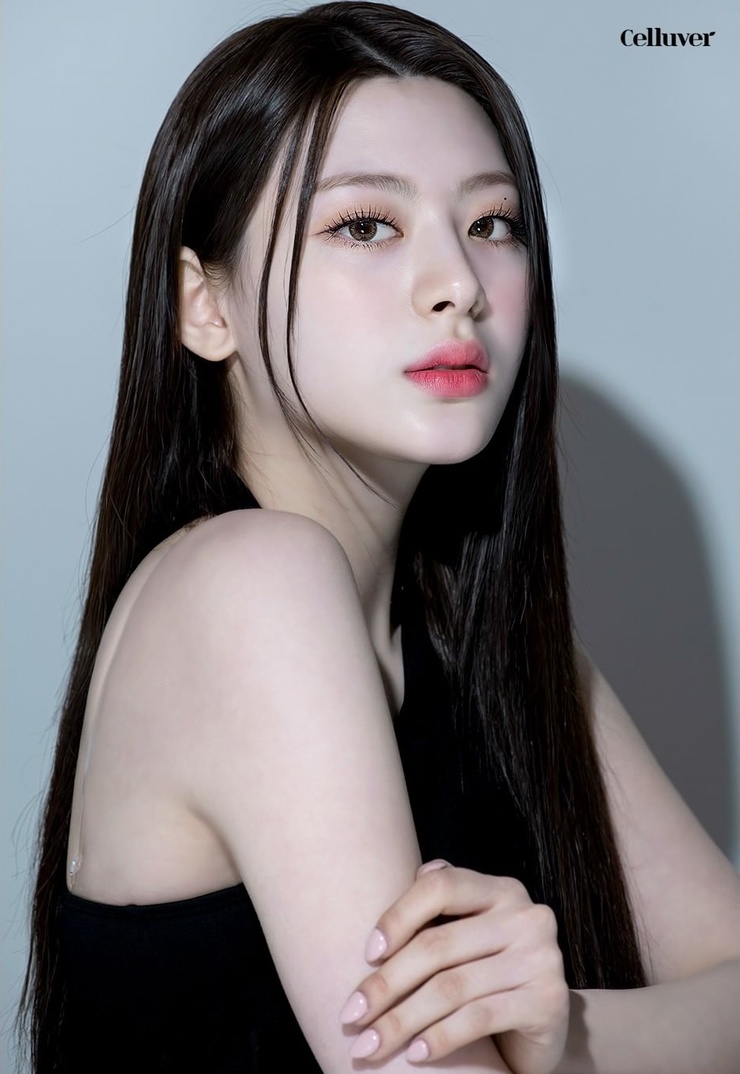 Seeun (STAYC) Seeun (STAYC)