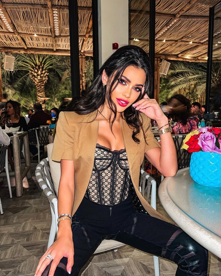 Karina Kapris Karina Kapris