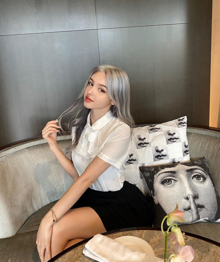 Elina Karimova Elina Karimova